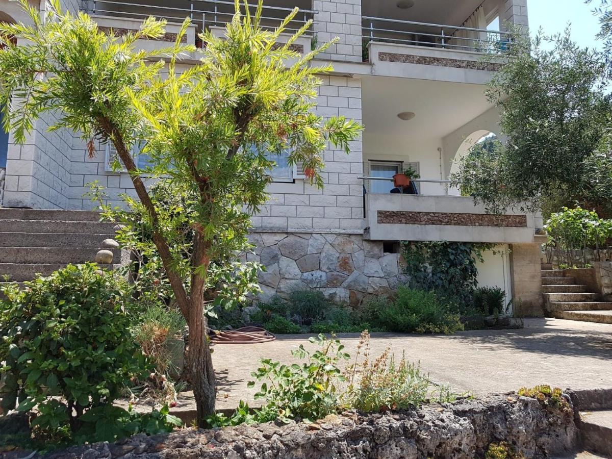 Apartmani Luka Zrnovo ภายนอก รูปภาพ
