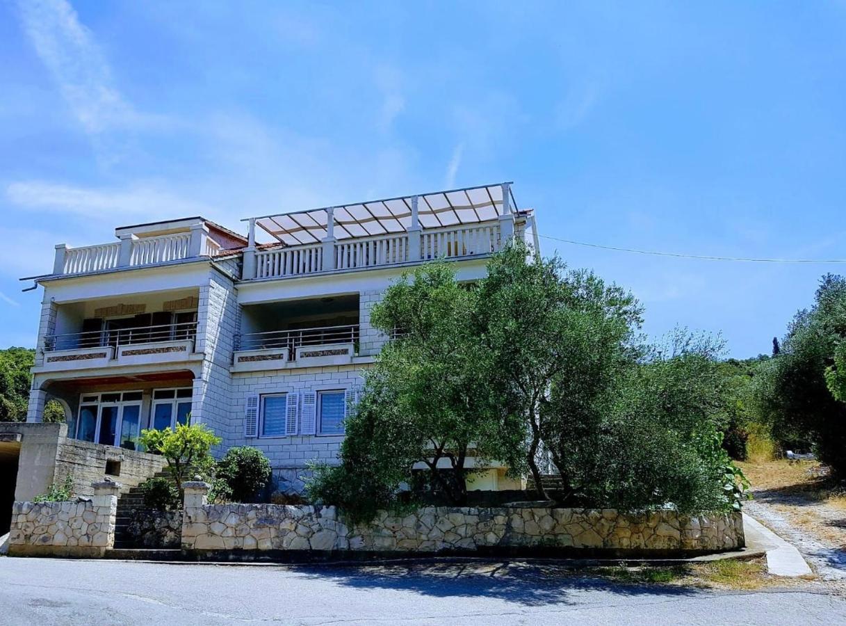 Apartmani Luka Zrnovo ภายนอก รูปภาพ