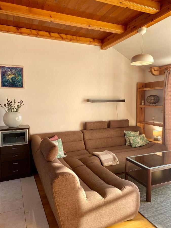 Apartmani Luka Zrnovo ภายนอก รูปภาพ