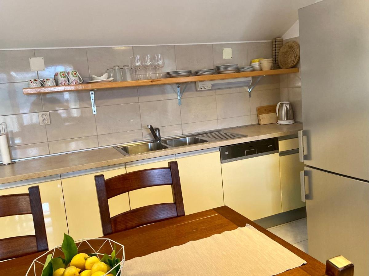 Apartmani Luka Zrnovo ภายนอก รูปภาพ