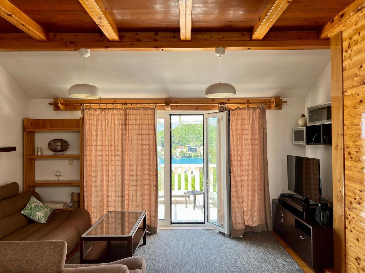 Apartmani Luka Zrnovo ภายนอก รูปภาพ