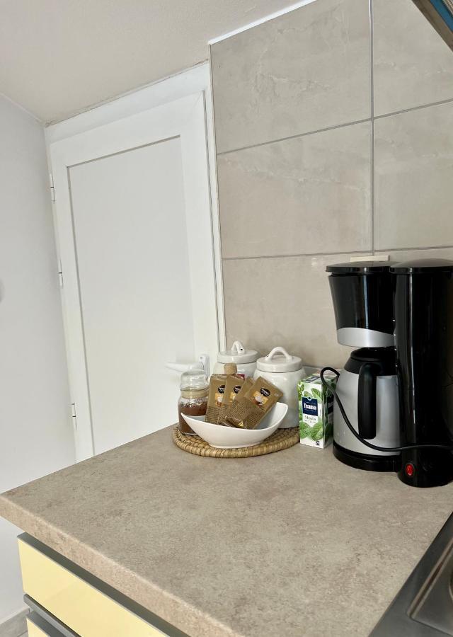 Apartmani Luka Zrnovo ภายนอก รูปภาพ
